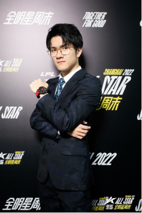 【新闻稿】罗杰杜彼roger dubuis特别呈现2022年英雄联盟职业联赛lpl名人堂荣耀加冕续写传奇(3)(1)1656